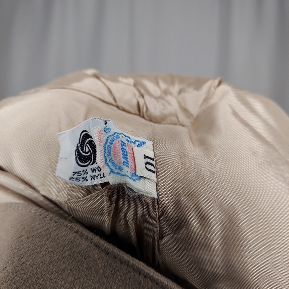 Tailored By Handmacher 60's Skirt Suit Set XS/S 10 Beige Button Velour High Neck - Picture 8 of 16